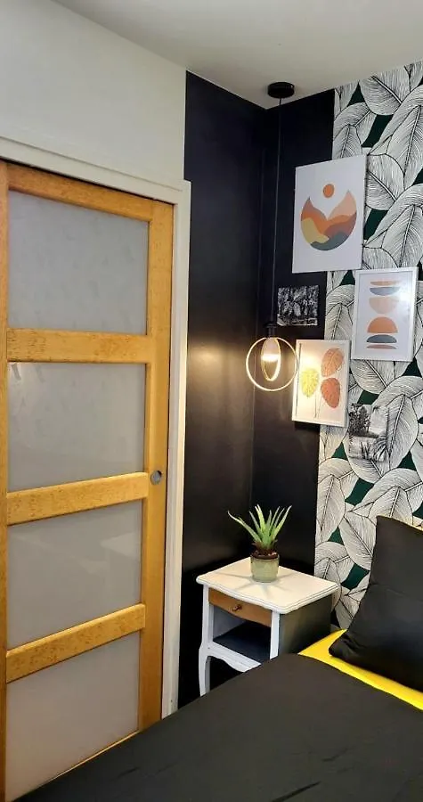 Appartement An Douar カンペール アパート